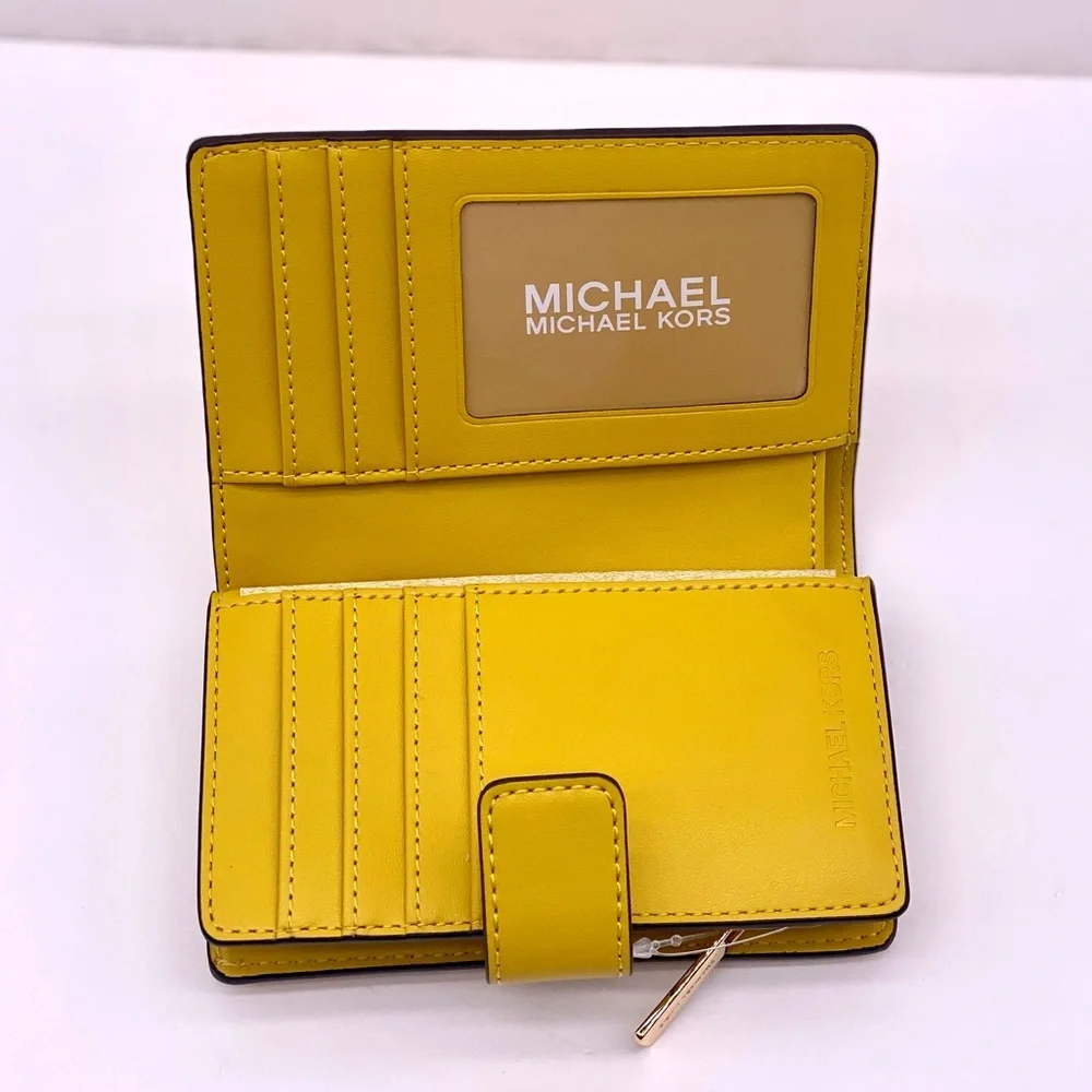 Michael Kors Jet Set Medium Printed Signature Logo Wallet
